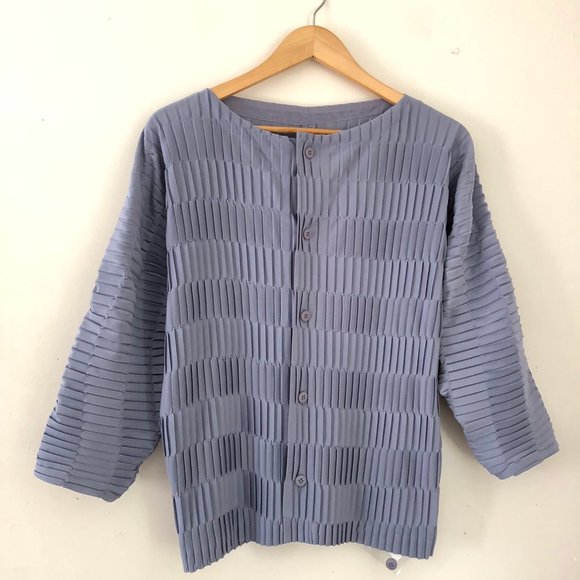 NWT Issey Miyake wave stripe pale grey cardigan blouse - Picture 5 of 13